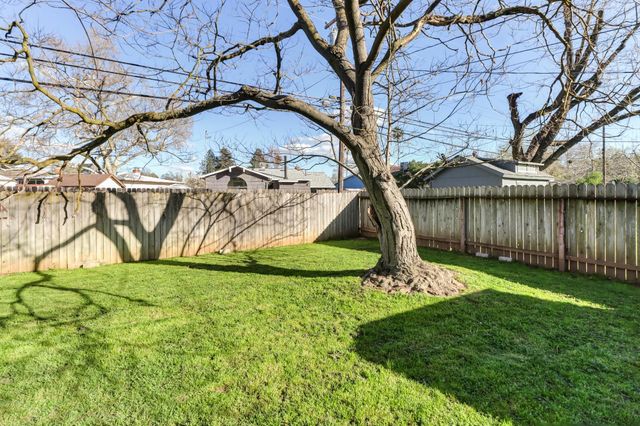 3008 Sandhurst Ct, Sacramento, CA 95821