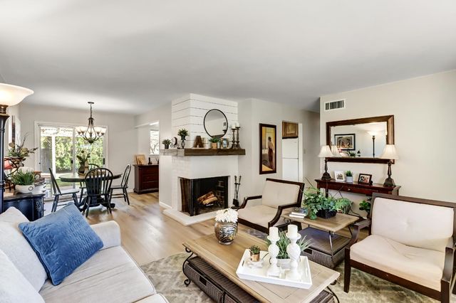 3008 Sandhurst Ct, Sacramento, CA 95821