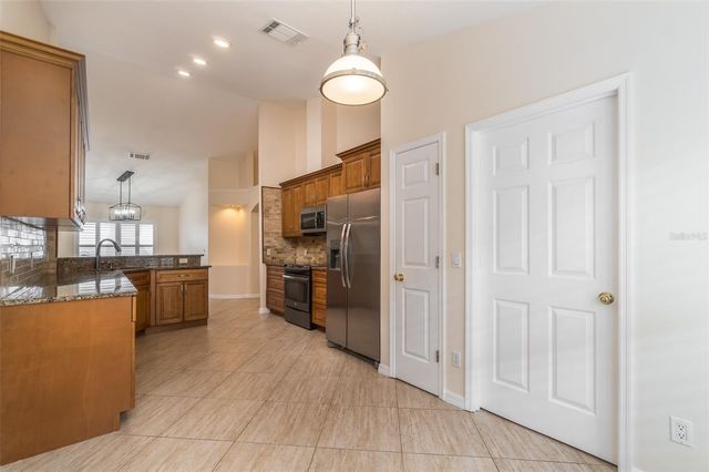 6918 JAMESTOWN MANOR DRIVE, Riverview, FL 33578