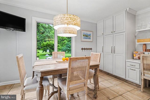 25 E KNOWLTON RD, Media, PA 19063