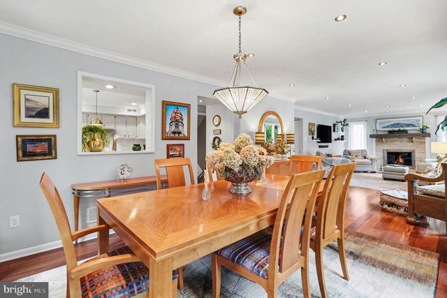 25 E KNOWLTON RD, Media, PA 19063