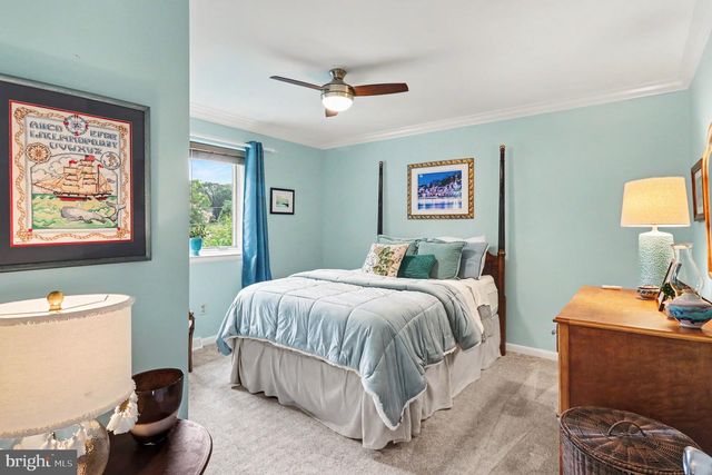 25 E KNOWLTON RD, Media, PA 19063