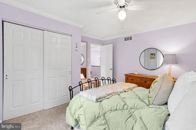 25 E KNOWLTON RD, Media, PA 19063