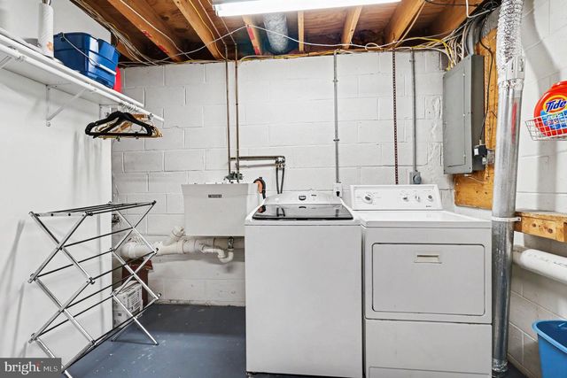 25 E KNOWLTON RD, Media, PA 19063