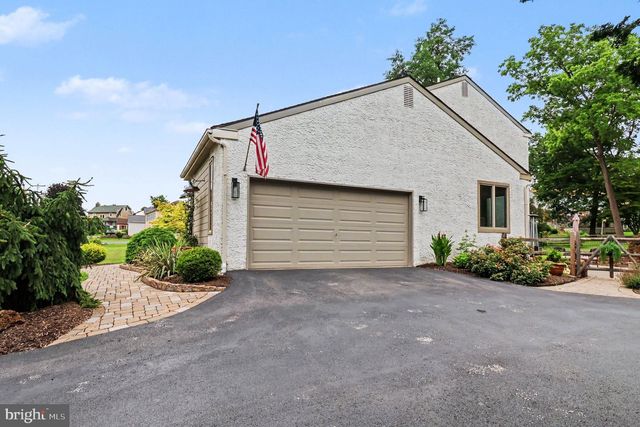 25 E KNOWLTON RD, Media, PA 19063