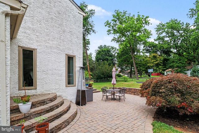 25 E KNOWLTON RD, Media, PA 19063