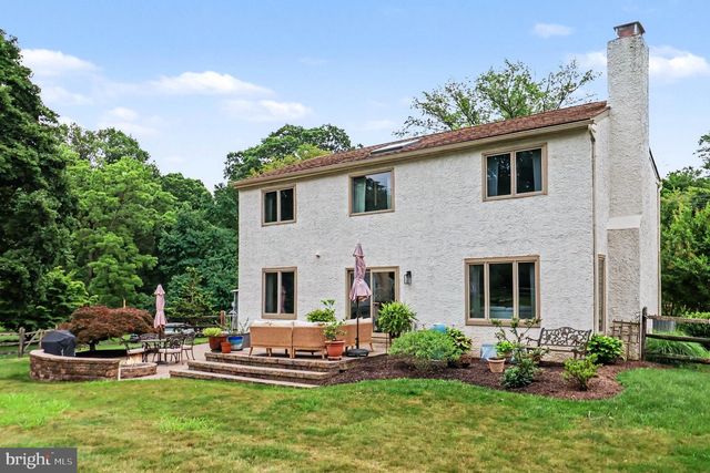 25 E KNOWLTON RD, Media, PA 19063