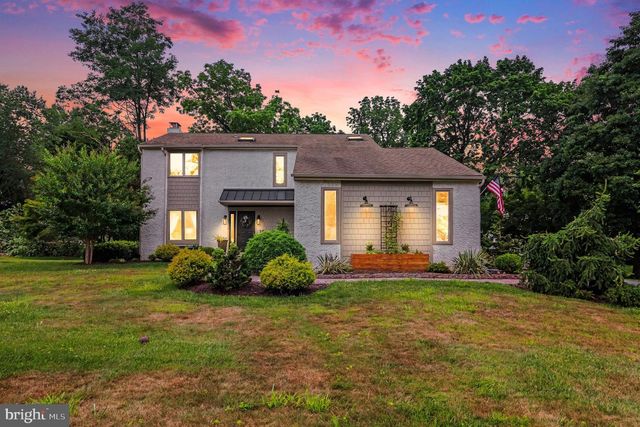 25 E KNOWLTON RD, Media, PA 19063