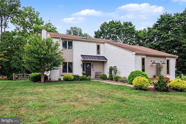 25 E KNOWLTON RD, Media, PA 19063