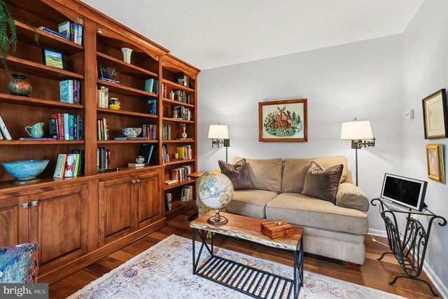 25 E KNOWLTON RD, Media, PA 19063