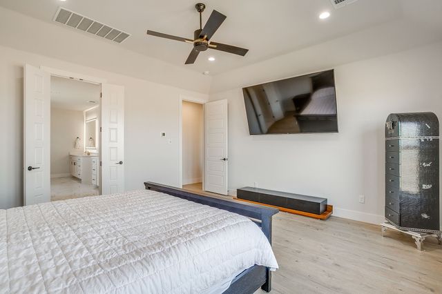 460 Royal Santana Run, Weatherford, TX 76087