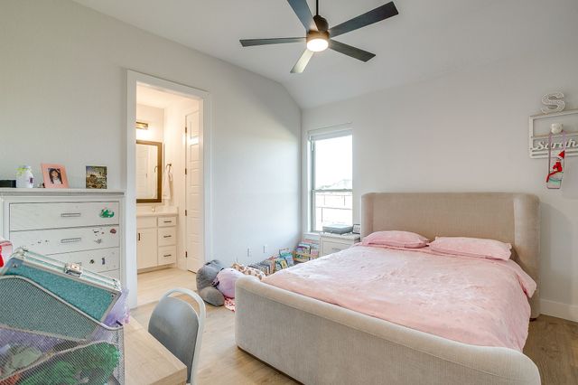 460 Royal Santana Run, Weatherford, TX 76087