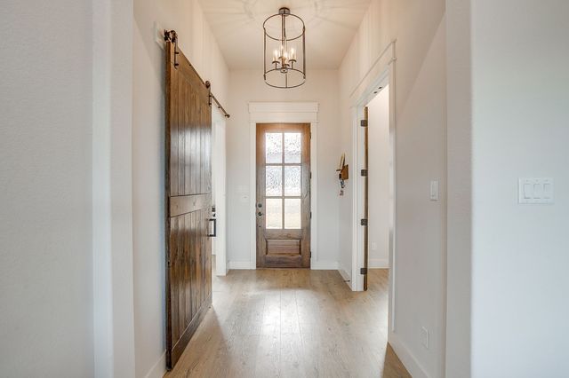 460 Royal Santana Run, Weatherford, TX 76087