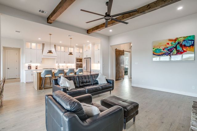 460 Royal Santana Run, Weatherford, TX 76087