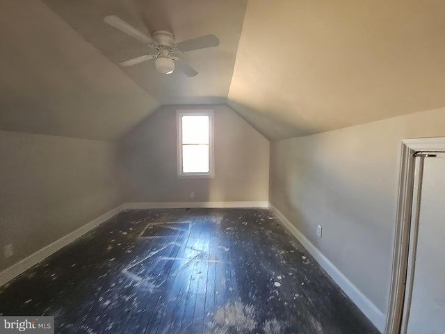 18 REGIONAL DR, Carneys Point, NJ 08069