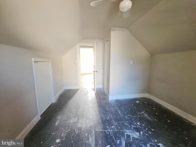 18 REGIONAL DR, Carneys Point, NJ 08069