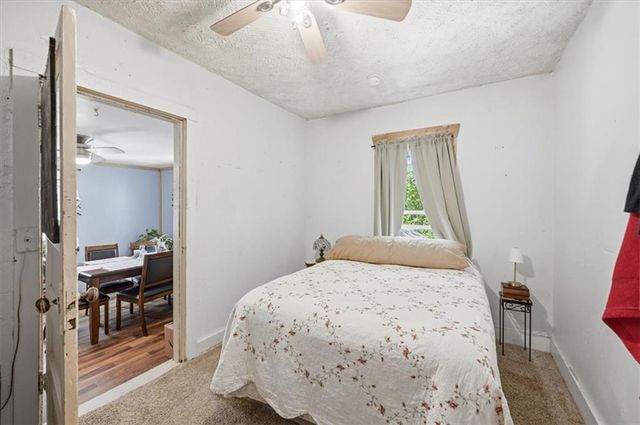 6910 Donahoo Road, Kansas City, KS 66104