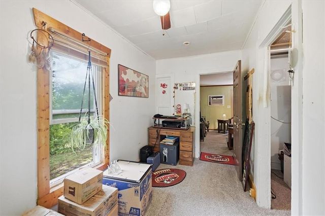 6910 Donahoo Road, Kansas City, KS 66104