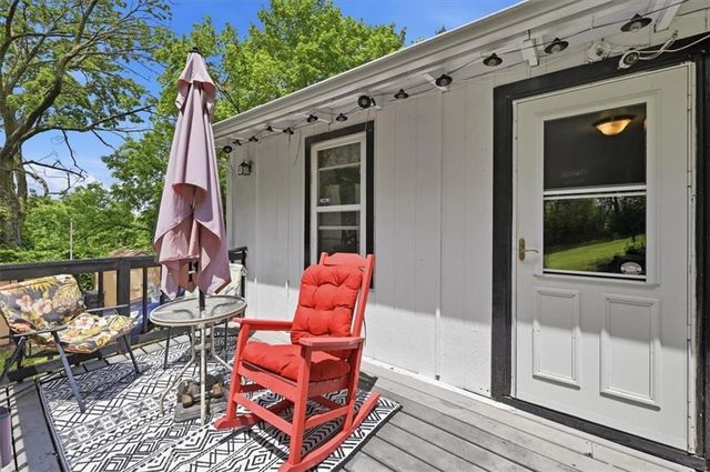 6910 Donahoo Road, Kansas City, KS 66104