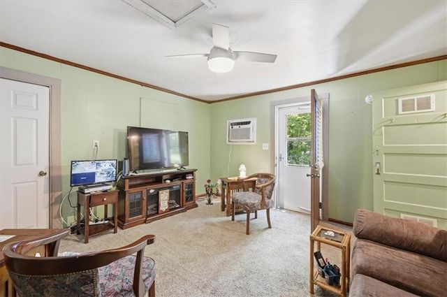 6910 Donahoo Road, Kansas City, KS 66104