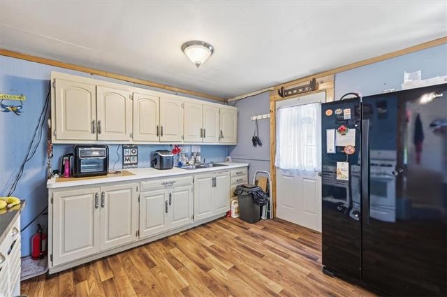 6910 Donahoo Road, Kansas City, KS 66104