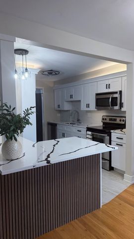1515 E Central Road 258A, Arlington Heights, IL 60005