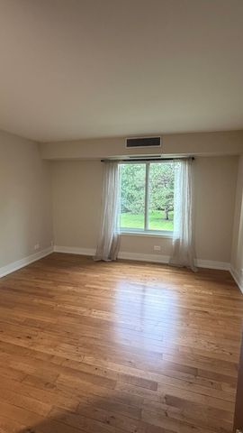 1515 E Central Road 258A, Arlington Heights, IL 60005