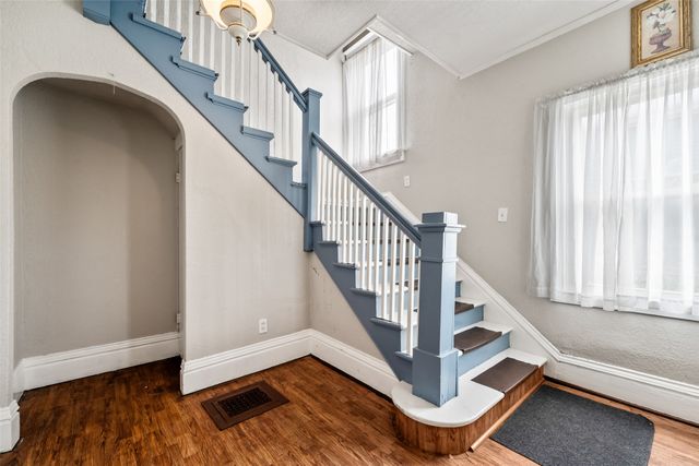1359 Pennsylvania Avenue, Des Moines, IA 50316