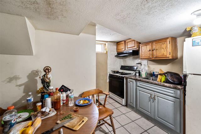 1359 Pennsylvania Avenue, Des Moines, IA 50316