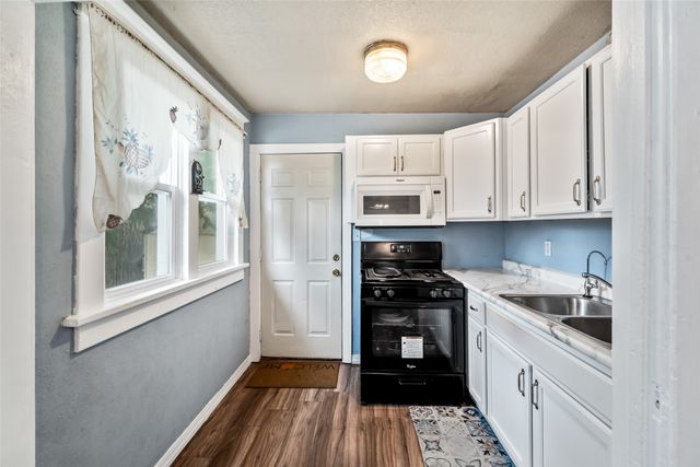 1359 Pennsylvania Avenue, Des Moines, IA 50316