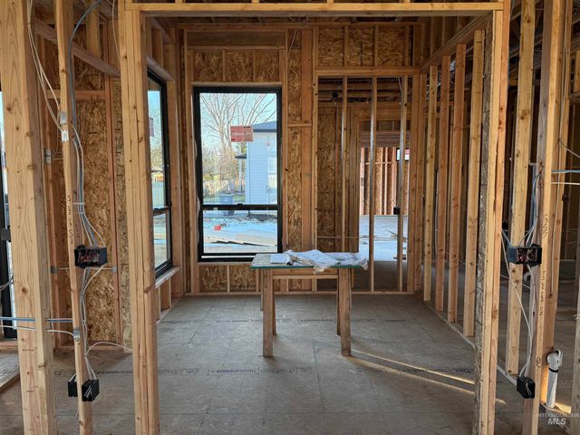 2595 S Greenwood Cir, Boise, ID 83706