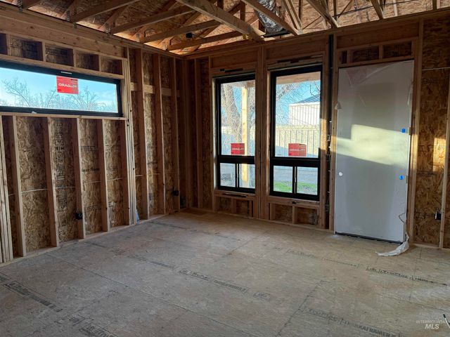 2595 S Greenwood Cir, Boise, ID 83706