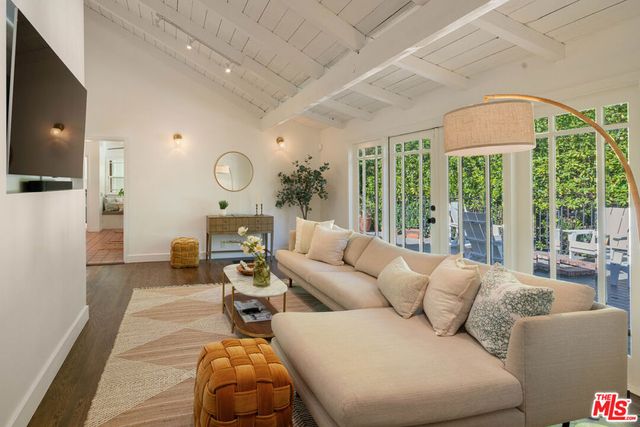 13905 Valley Vista Boulevard, Sherman Oaks, CA 91423