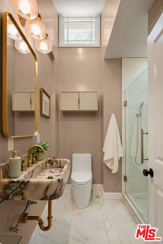 13905 Valley Vista Boulevard, Sherman Oaks, CA 91423