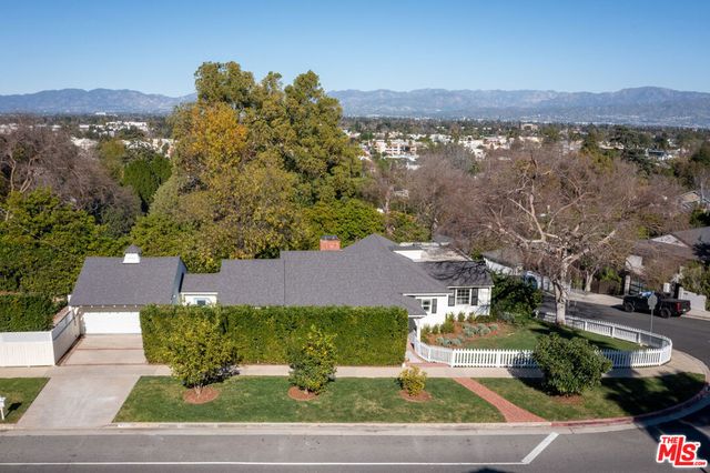 13905 Valley Vista Boulevard, Sherman Oaks, CA 91423