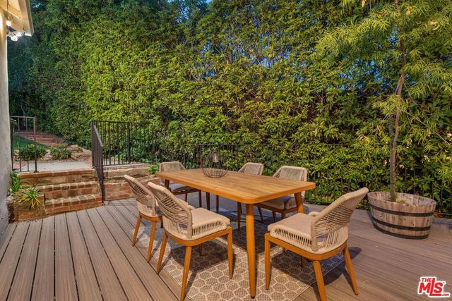 13905 Valley Vista Boulevard, Sherman Oaks, CA 91423