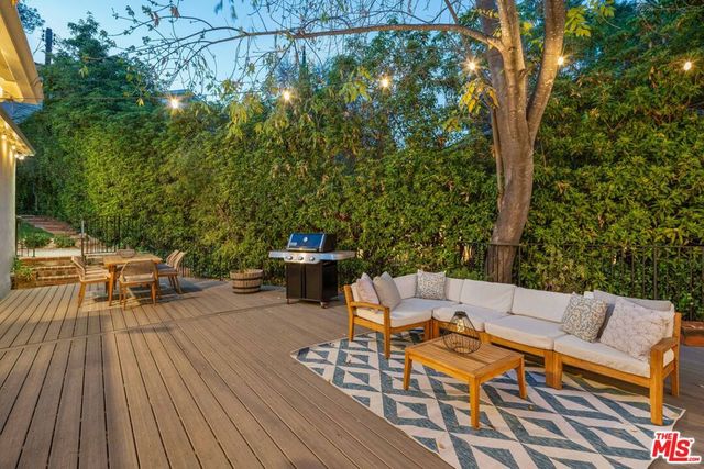 13905 Valley Vista Boulevard, Sherman Oaks, CA 91423