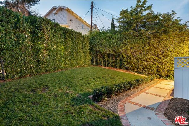 13905 Valley Vista Boulevard, Sherman Oaks, CA 91423