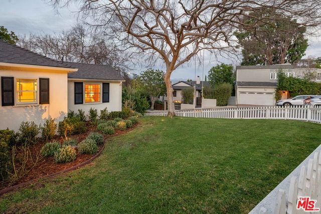 13905 Valley Vista Boulevard, Sherman Oaks, CA 91423