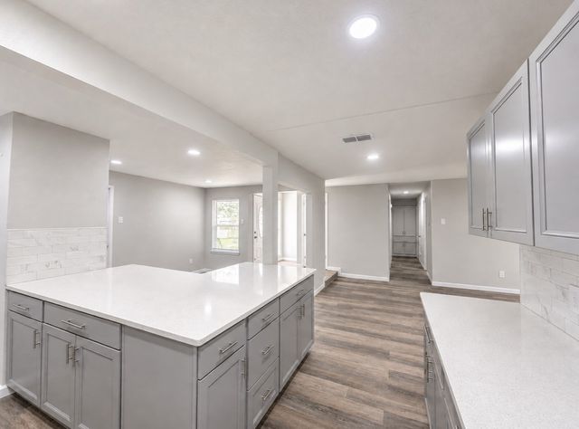 4142 Victoria Street, Irving, TX 75062
