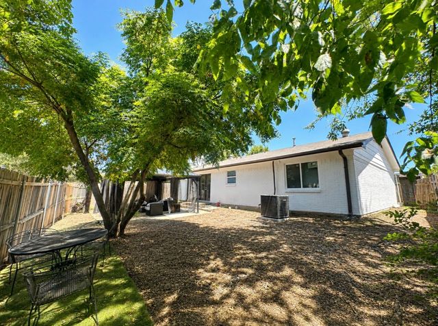 4142 Victoria Street, Irving, TX 75062