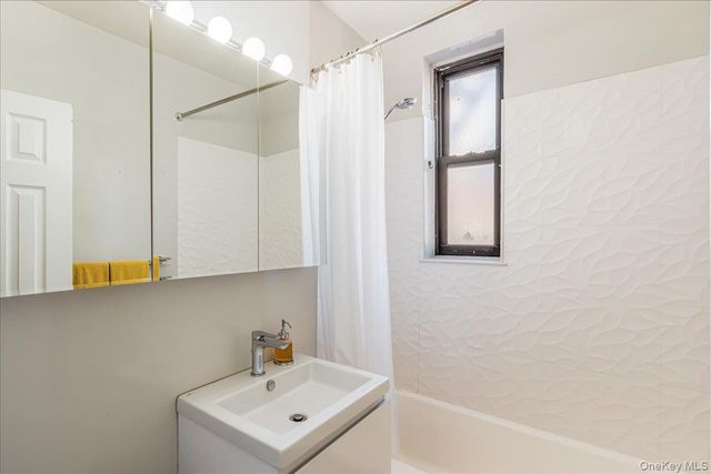 67-35 Yellowstone Blvd 7N, Forest Hills, NY 11375