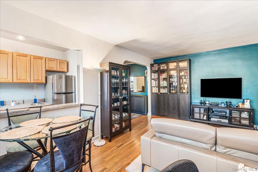 67-35 Yellowstone Blvd 7N, Forest Hills, NY 11375