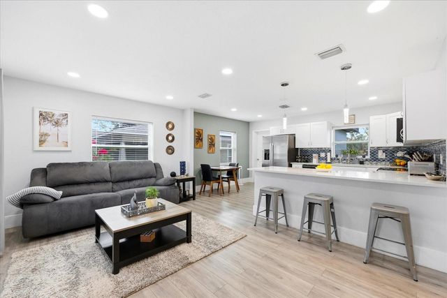 2584 14TH AVENUE S, St Petersburg, FL 33712