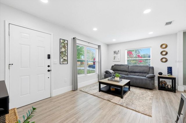 2584 14TH AVENUE S, St Petersburg, FL 33712