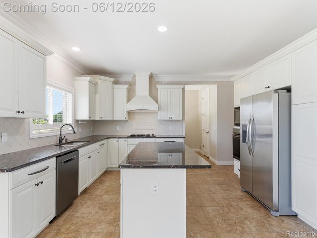 16348 Via Montella, Macomb Township, MI 48042