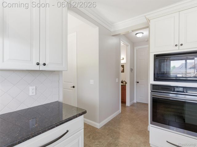 16348 Via Montella, Macomb Township, MI 48042