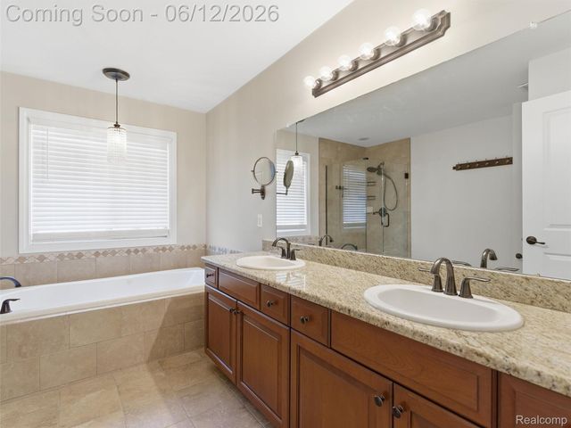 16348 Via Montella, Macomb Township, MI 48042