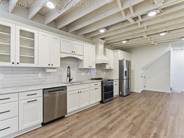 16348 Via Montella, Macomb Township, MI 48042