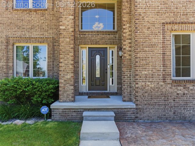 16348 Via Montella, Macomb Township, MI 48042